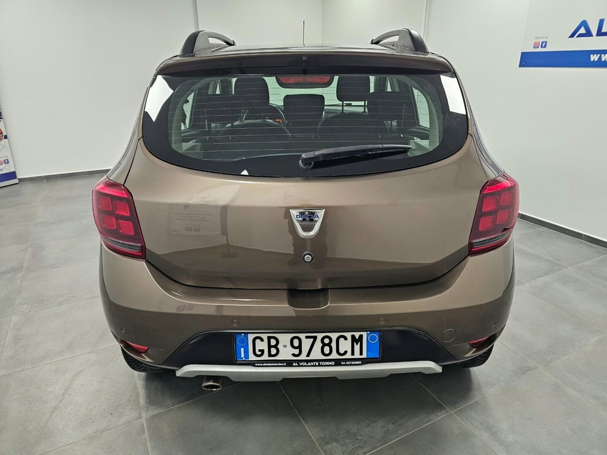Dacia Sandero Stepway 1.0 TCe 100CV ECO-G 15th Anniversary (15)