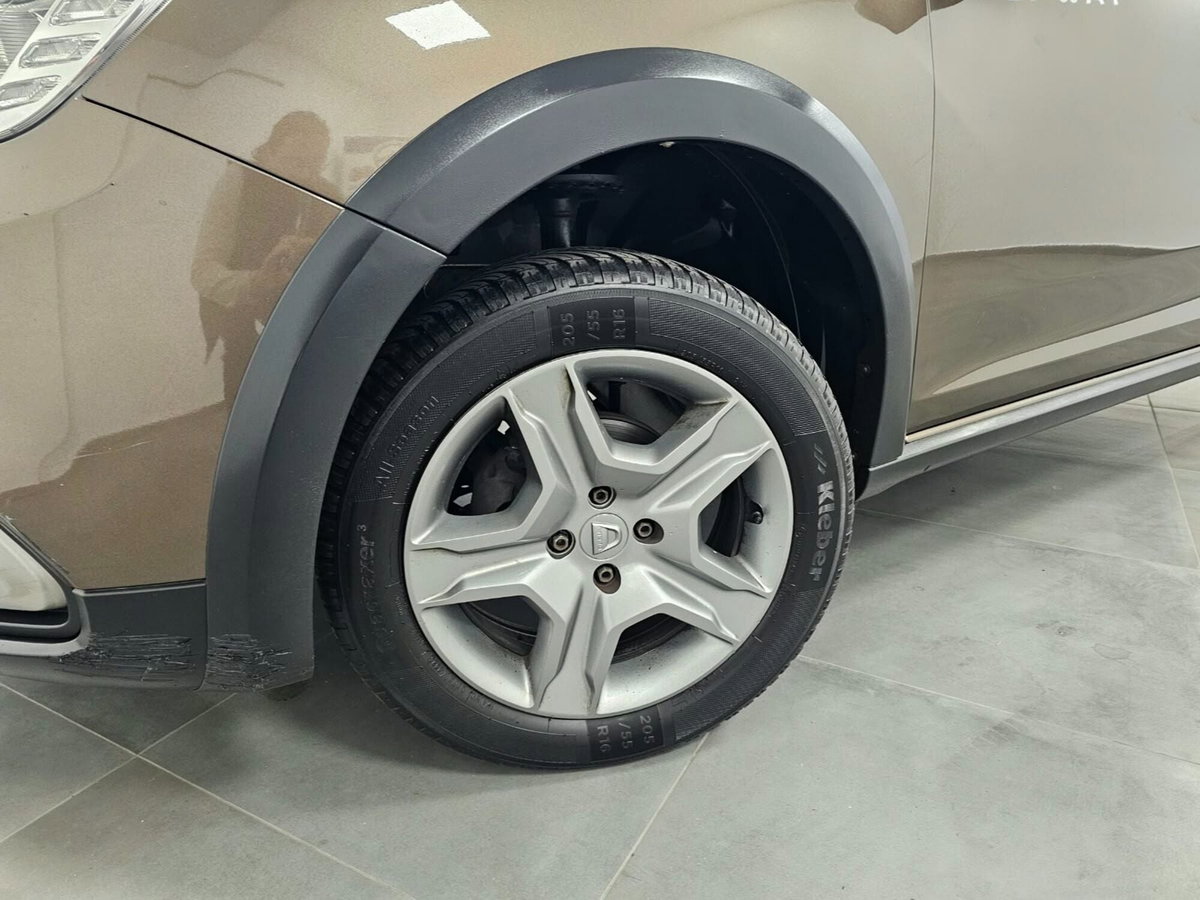 Dacia Sandero Stepway 1.0 TCe 100CV ECO-G 15th Anniversary (17)