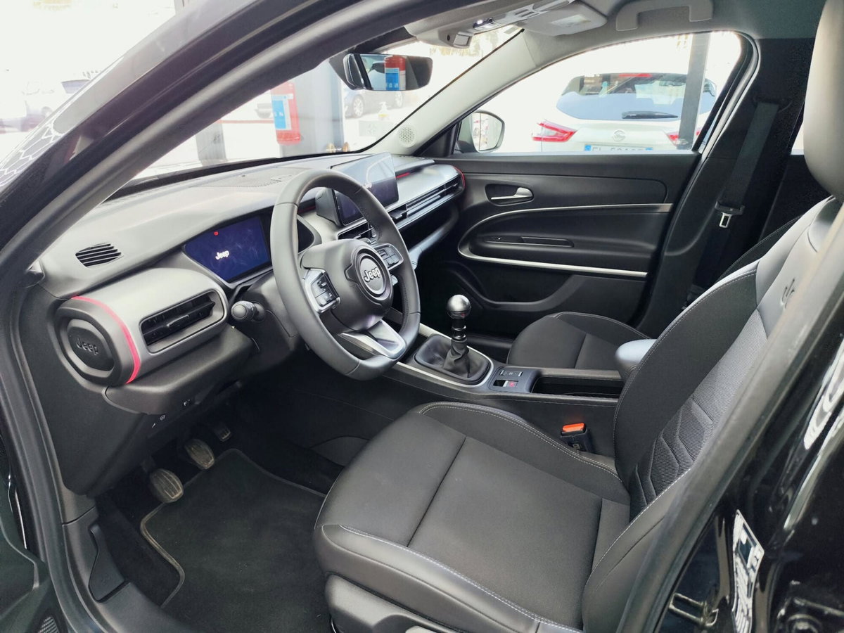 Jeep Avenger 1.2 turbo Summit fwd 100cv (9)