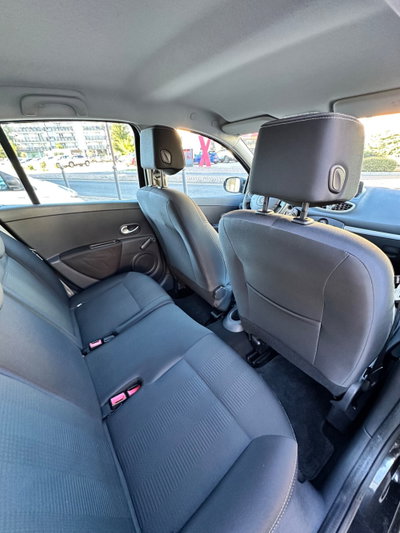 Renault Clio Storia 1.2 16V 5 porte Dynamique (13)