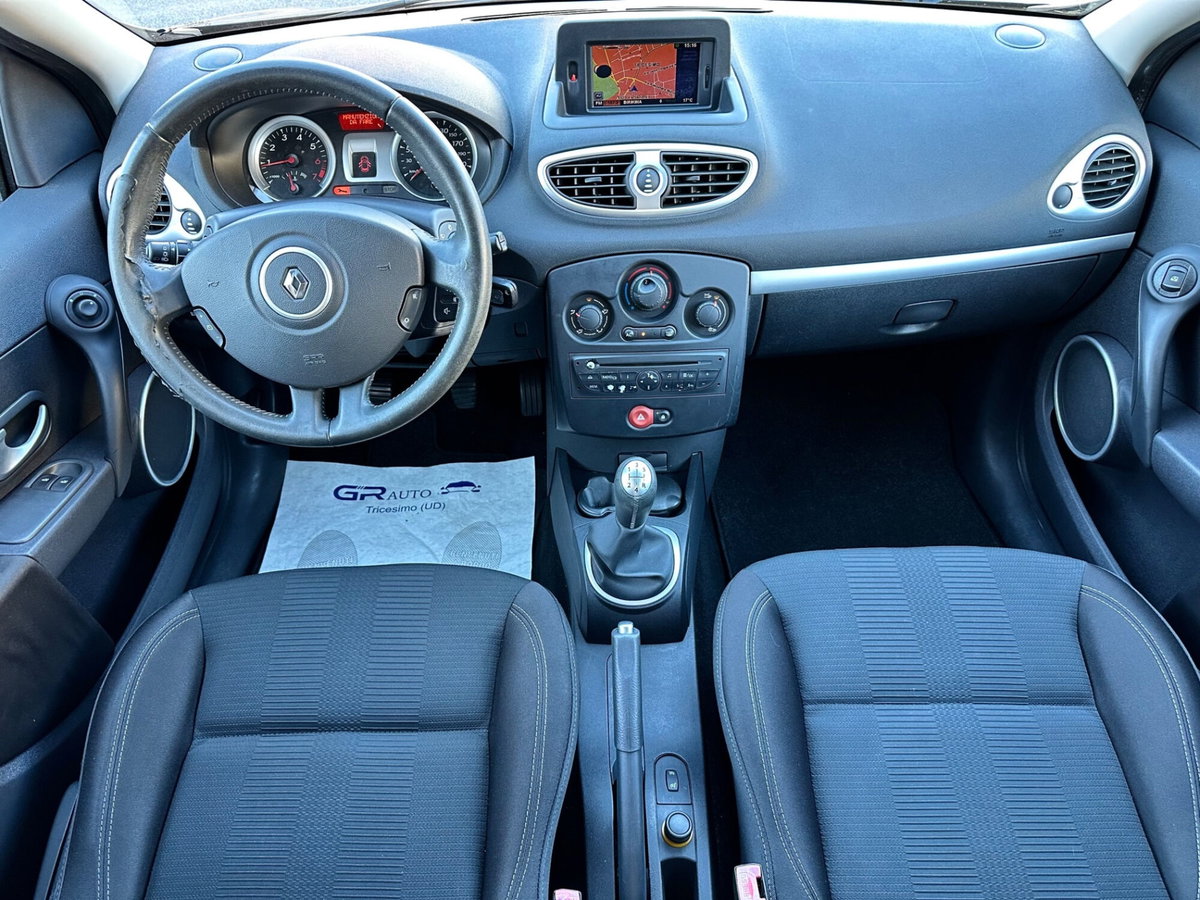 Renault Clio Storia 1.2 16V 5 porte Dynamique (15)