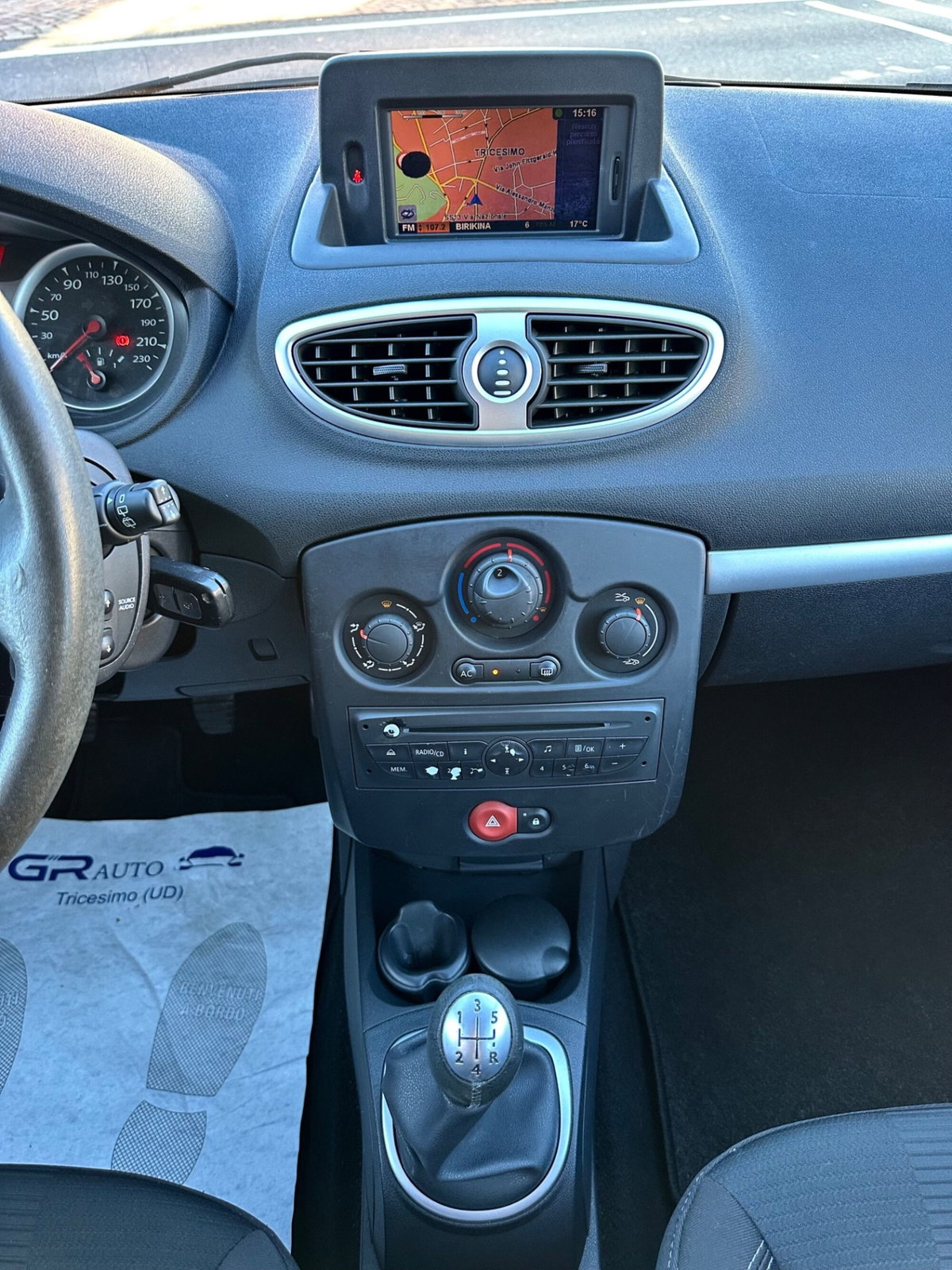 Renault Clio Storia 1.2 16V 5 porte Dynamique (17)