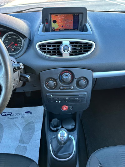 Renault Clio Storia 1.2 16V 5 porte Dynamique (17)