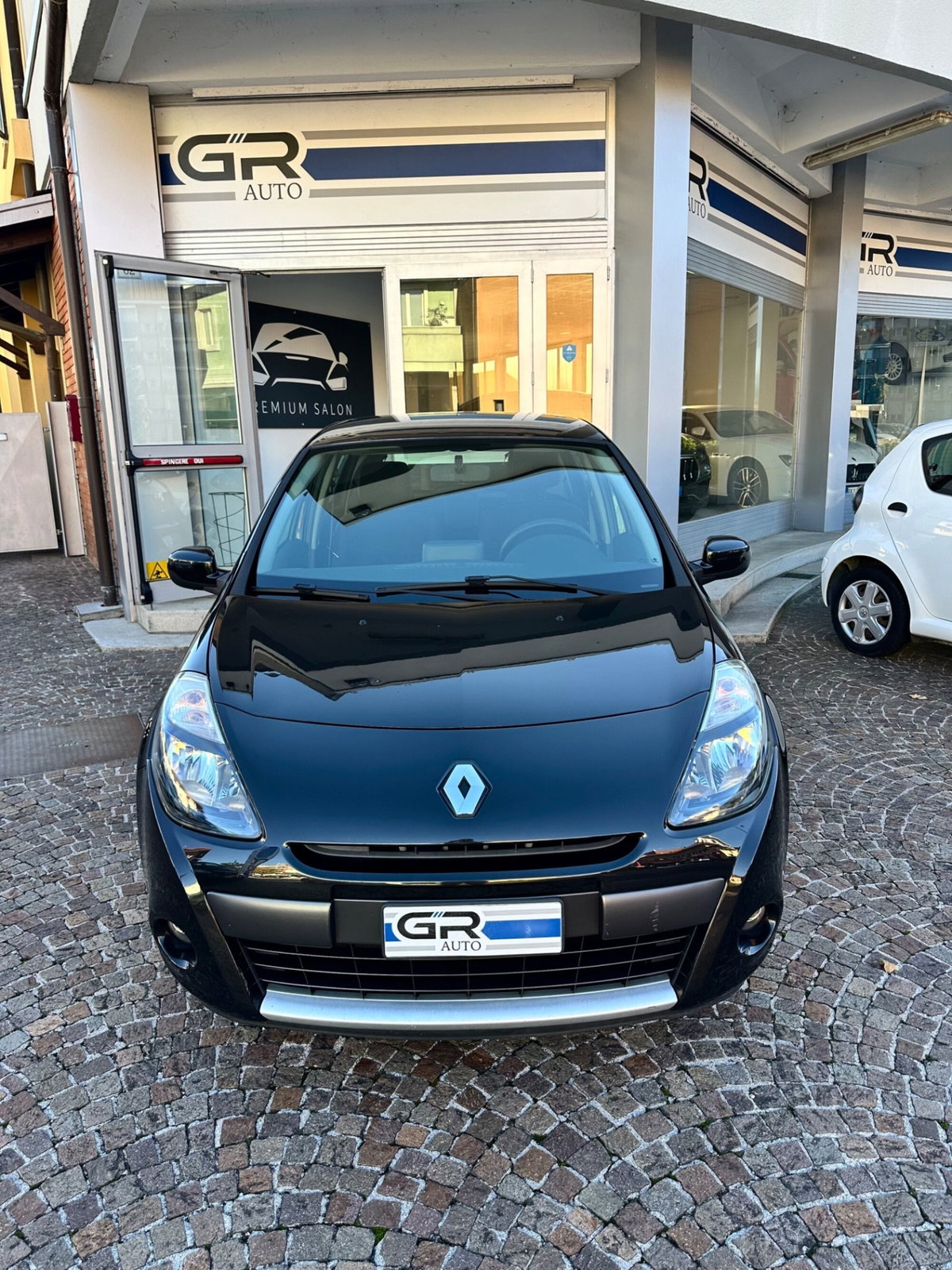 Renault Clio Storia 1.2 16V 5 porte Dynamique (2)