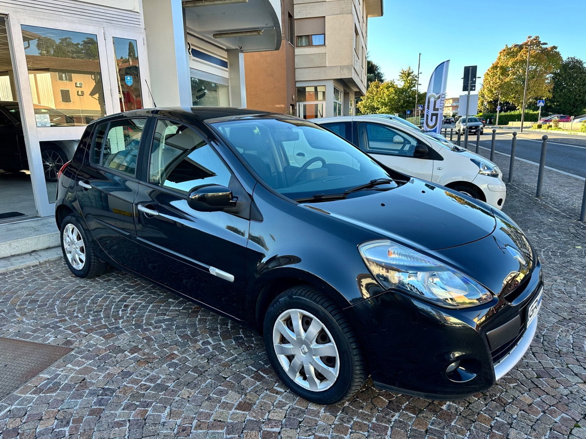 Renault Clio Storia 1.2 16V 5 porte Dynamique (3)