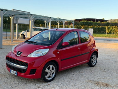 Peugeot 107 68CV 5p. Desir usata