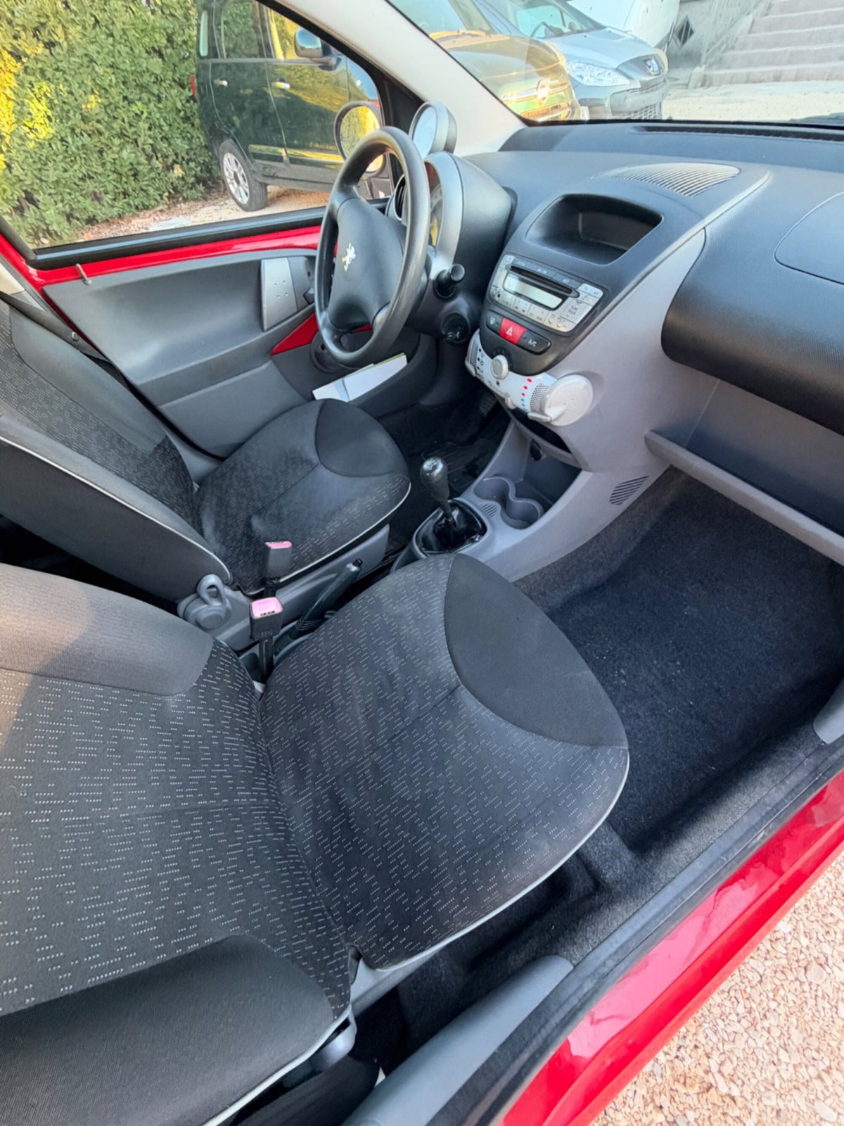Peugeot 107 68CV 5p. Desir (10)