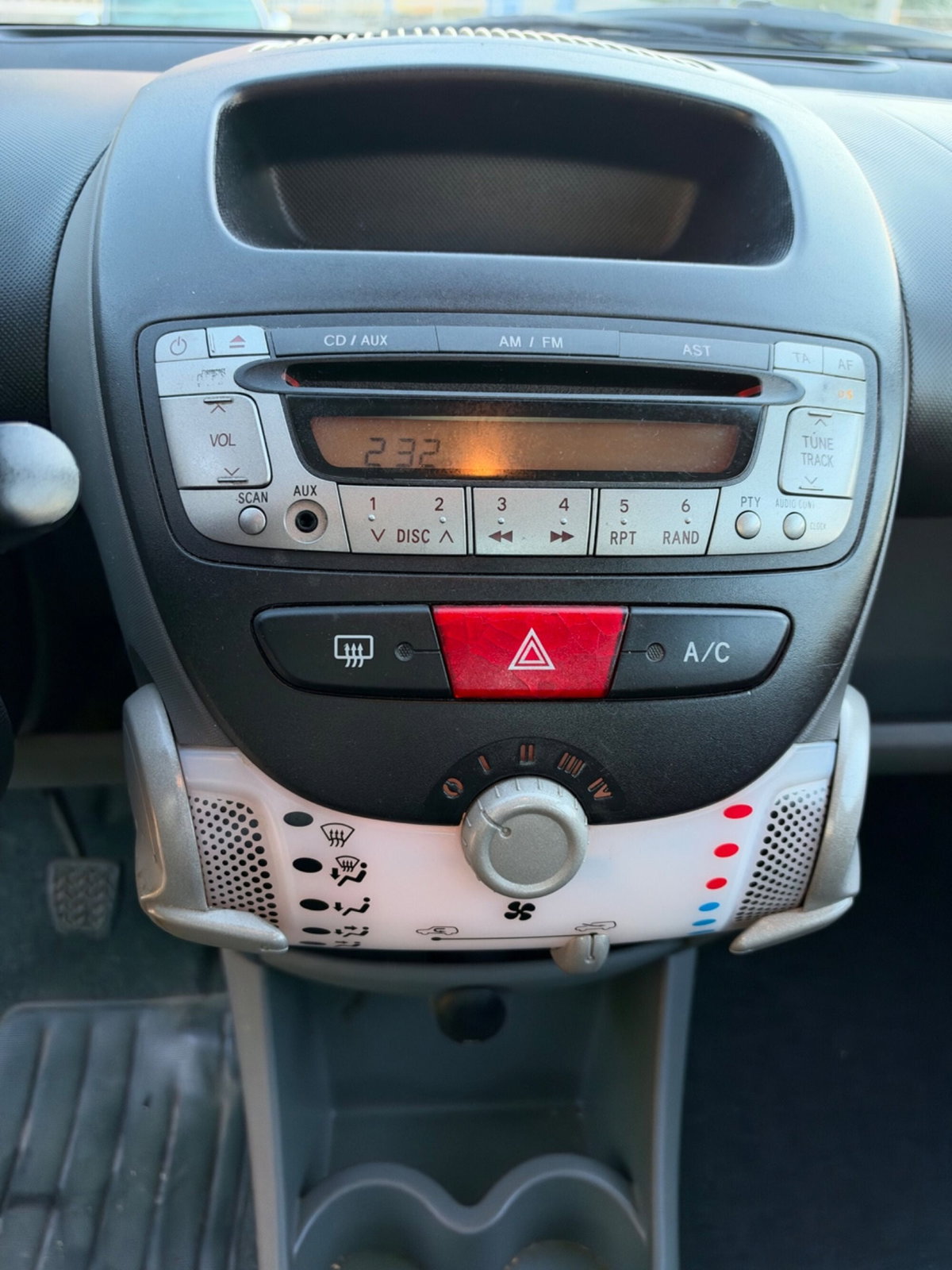 Peugeot 107 68CV 5p. Desir (15)