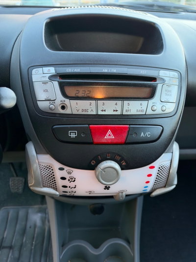 Peugeot 107 68CV 5p. Desir (15)