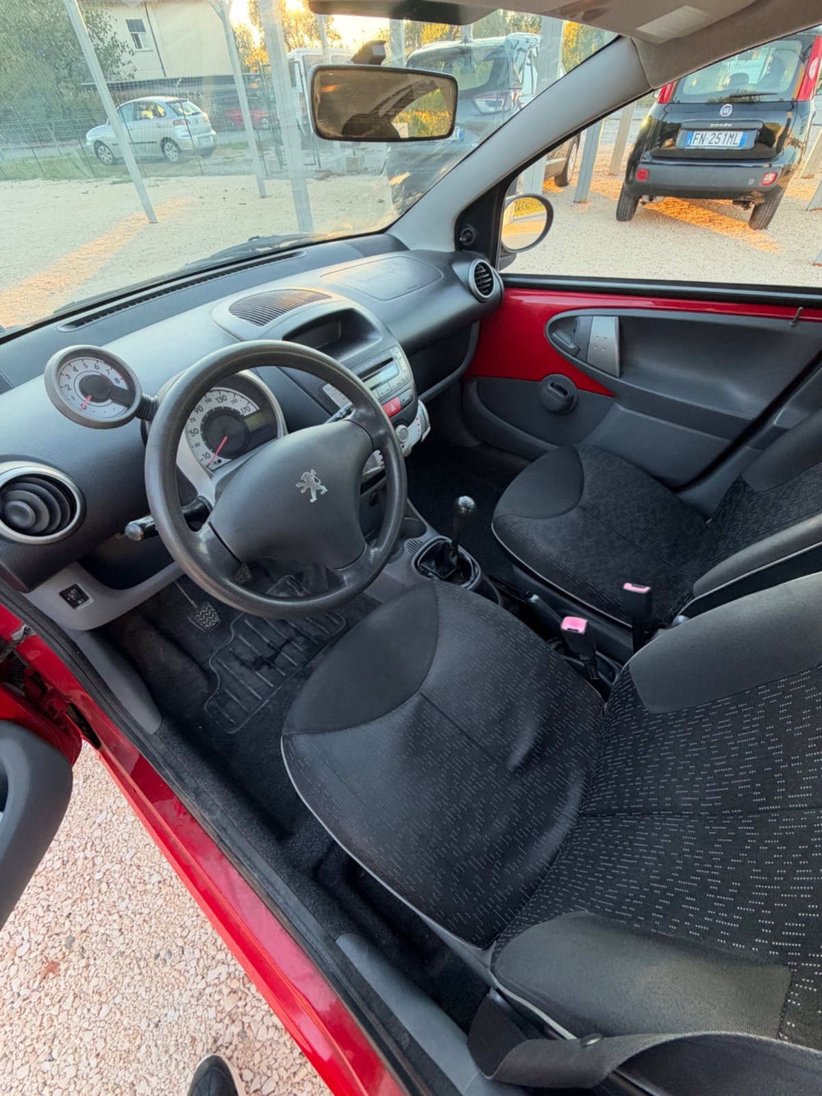 Peugeot 107 68CV 5p. Desir (9)