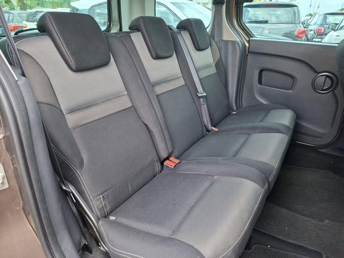 Renault Kangoo 1.5 dCi 90CV 5 porte Stop & Start Limited (16)