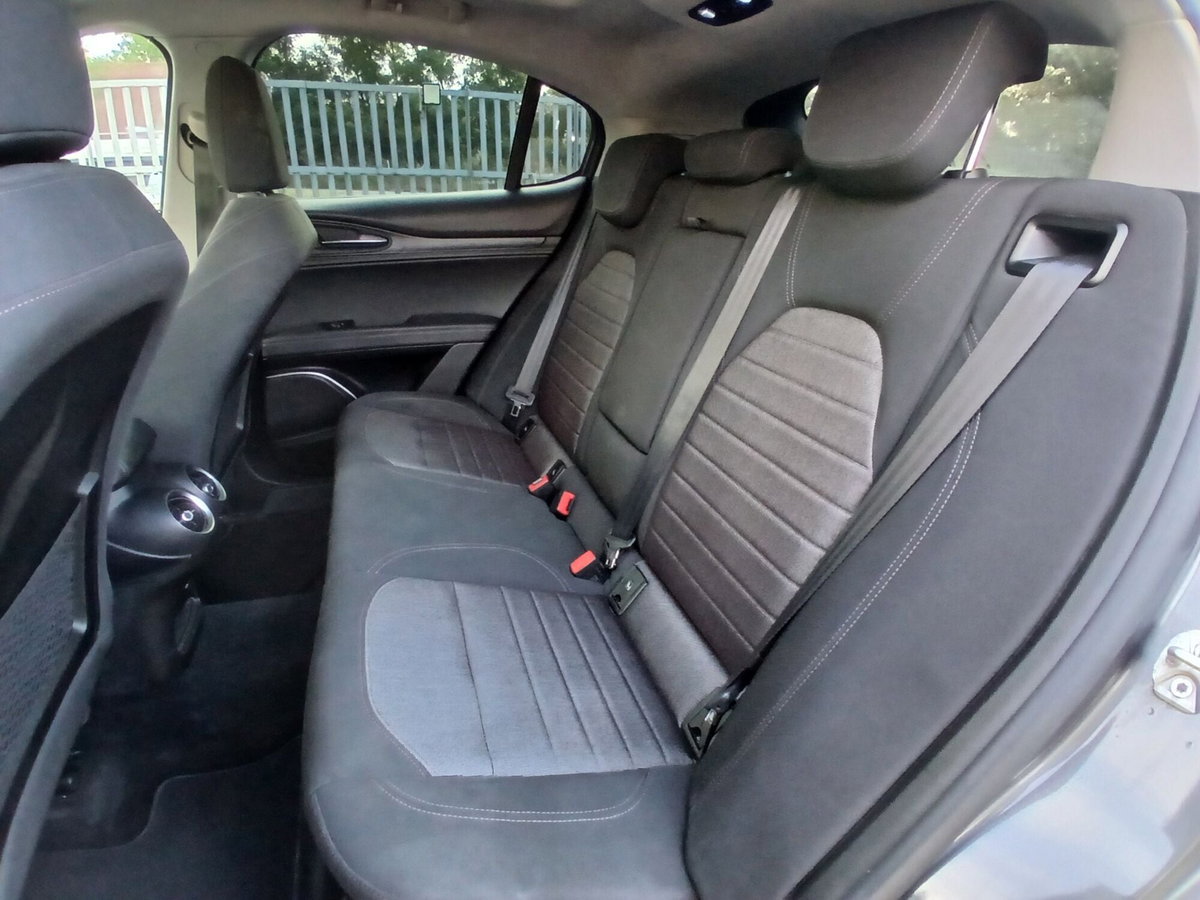 Alfa Romeo Stelvio Stelvio 2.2 Turbodiesel 180 CV AT8 RWD Super (18)