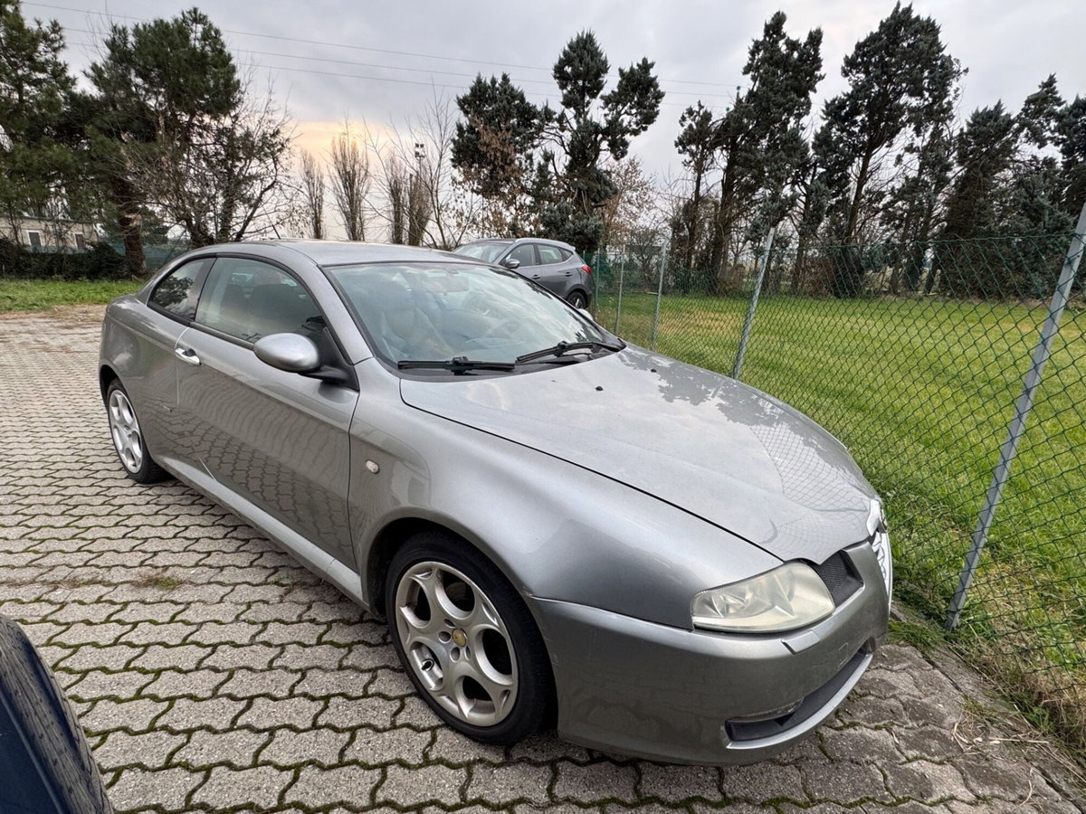 Alfa Romeo GT 1.9 MJT 16V Luxury (6)