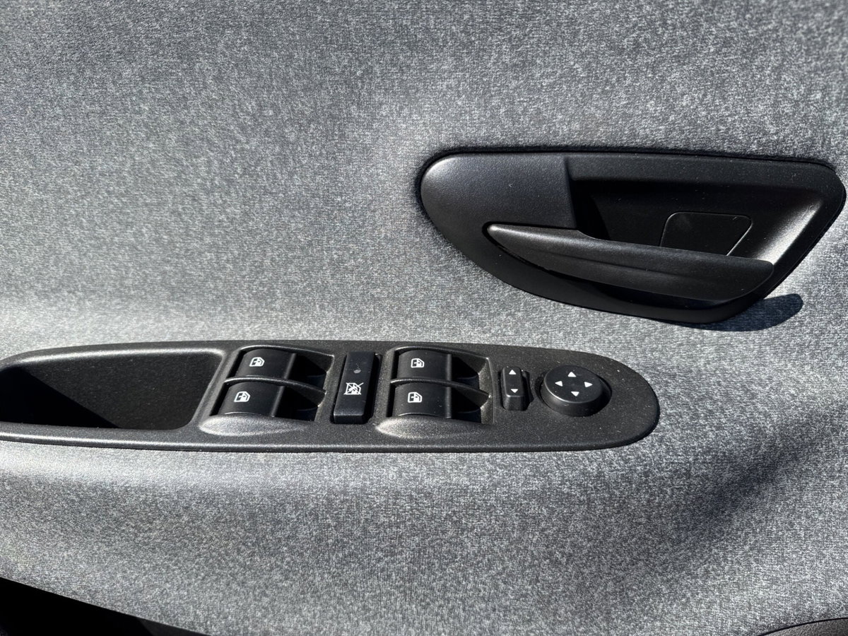 Lancia Ypsilon 1.0 FireFly 5 porte S&S Hybrid Ecochic Silver (11)