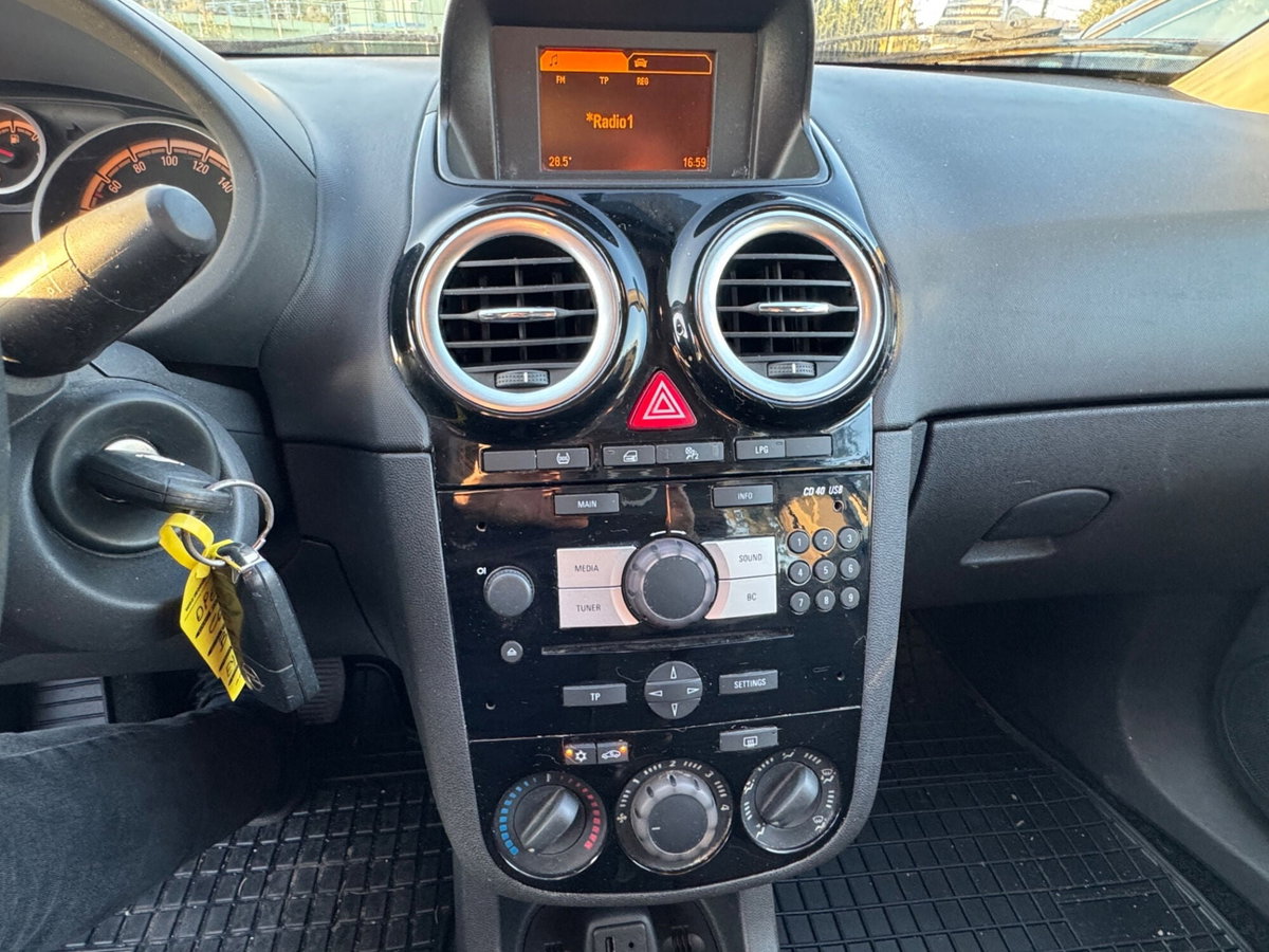 Opel Corsa 1.2 85CV 3 porte GPL-TECH b-color (12)