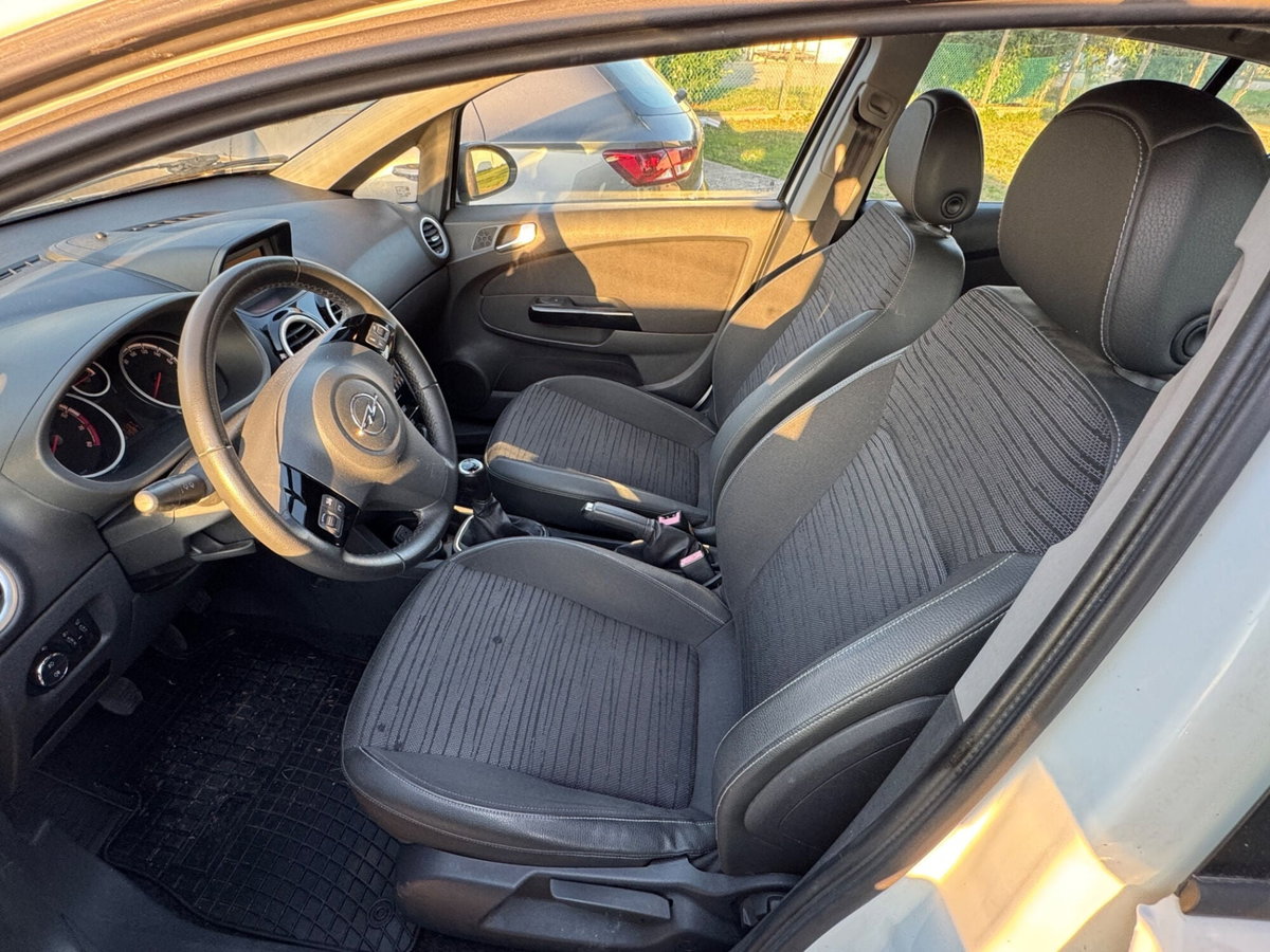 Opel Corsa 1.2 85CV 3 porte GPL-TECH b-color (8)
