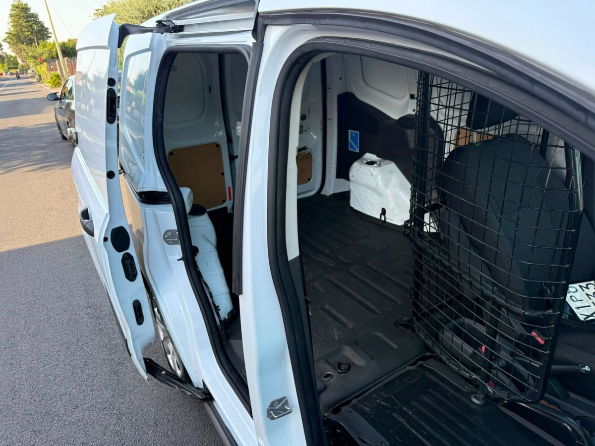 Ford Transit Courier 1.5 TDCi 75CV  Trend (4)