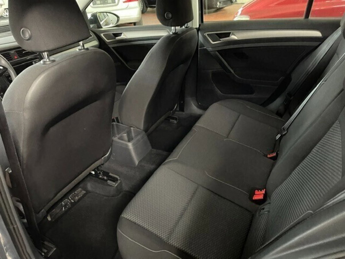 Volkswagen Golf 1.0 TSI 85 CV 5p. Trendline BlueMotion Technology (9)