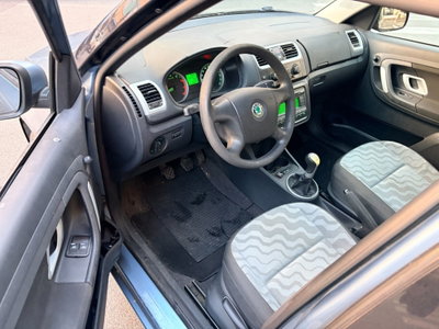 Skoda Roomster 16V Comfort GPLine (10)