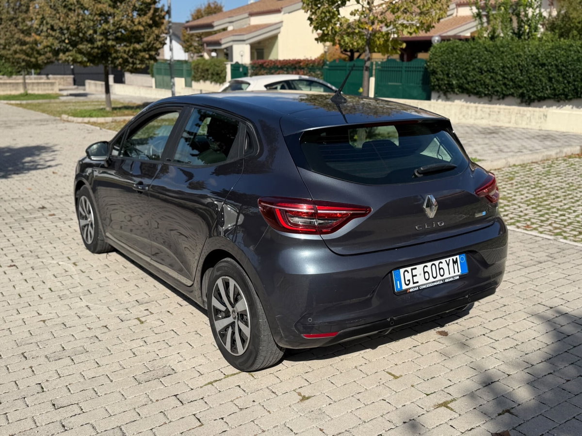 Renault Clio Full Hybrid E-Tech 140 CV 5 porte E-Tech (7)