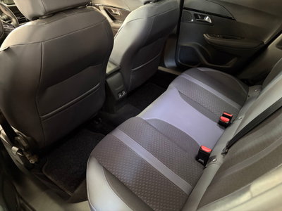Peugeot 2008 PureTech 130 S&S Allure (10)
