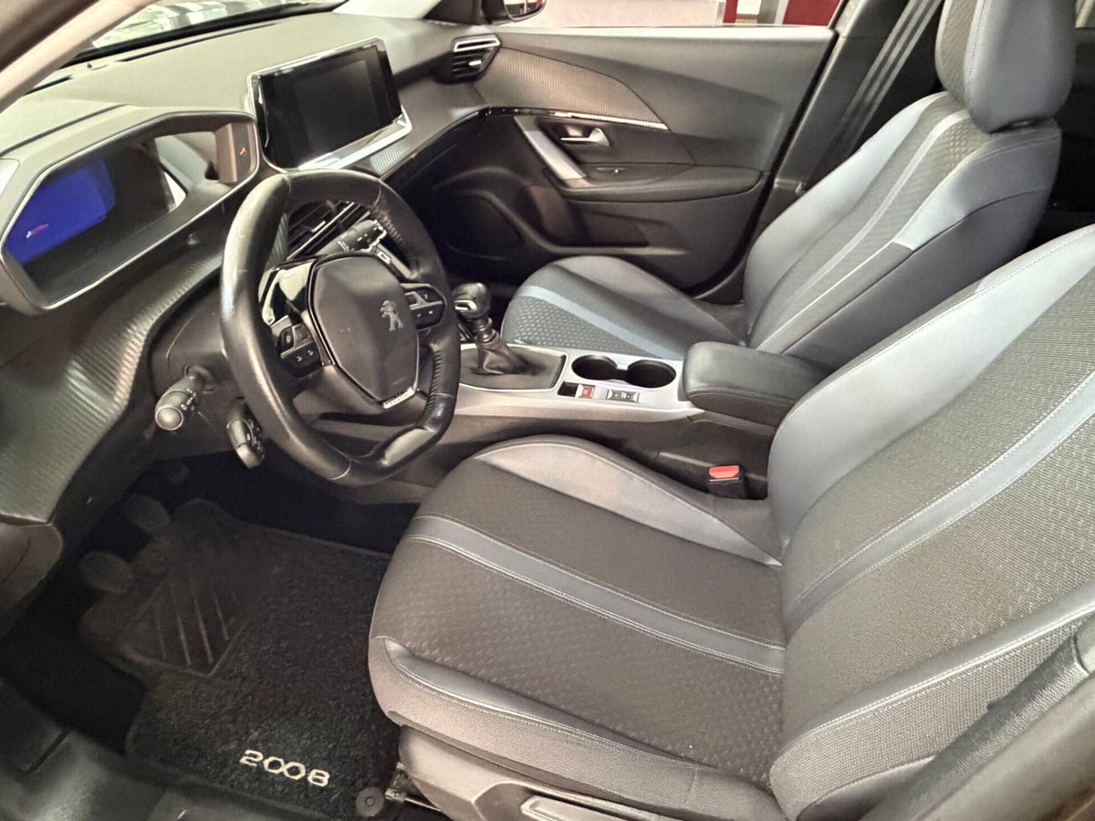 Peugeot 2008 PureTech 130 S&S Allure (7)