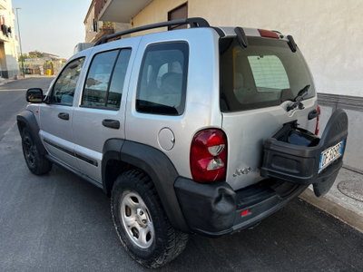 Jeep Cherokee 2.8 CRD Limited (2)
