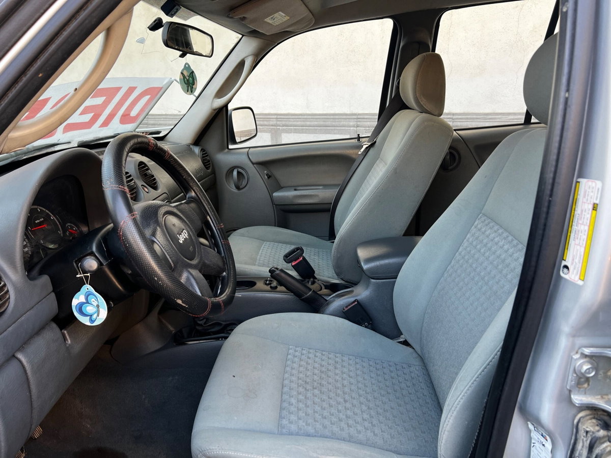 Jeep Cherokee 2.8 CRD Limited (8)