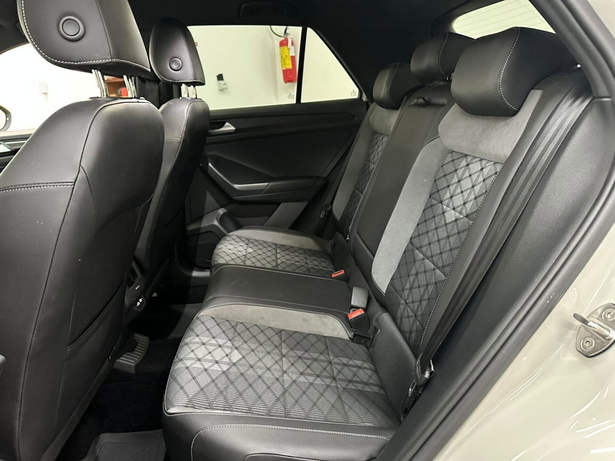 Volkswagen T-Roc 2.0 tdi R-Line 115cv (12)