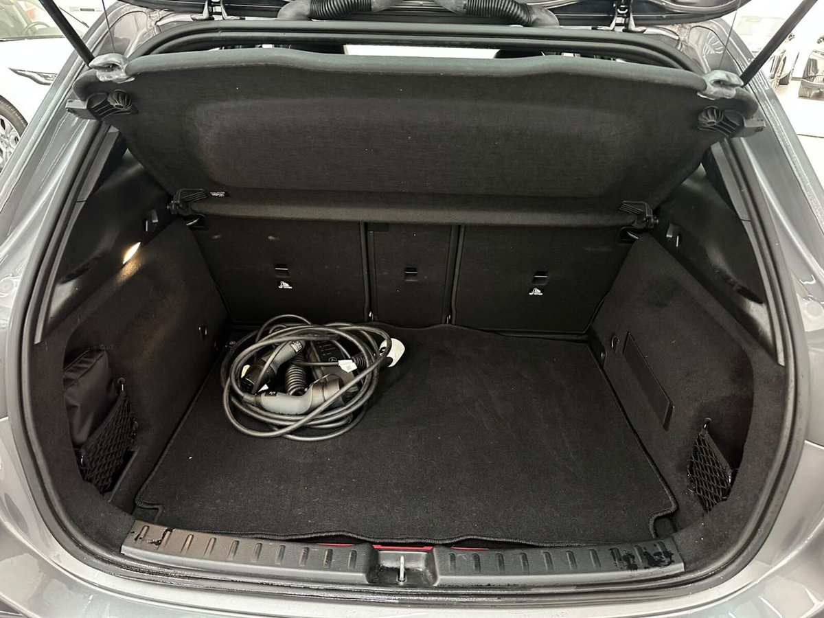 Mercedes-Benz GLA SUV 250 e Plug-in hybrid Automatic Premium (14)