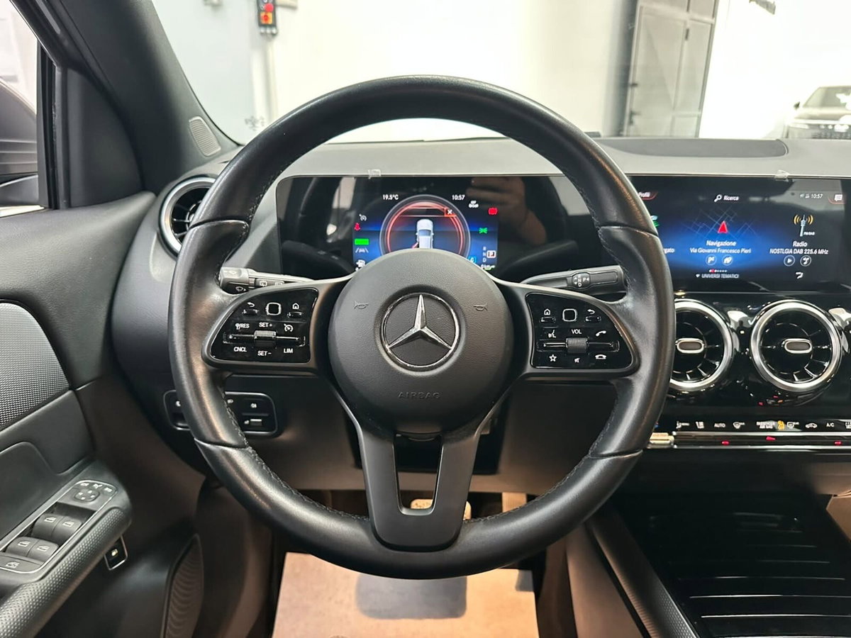 Mercedes-Benz GLA SUV 250 e Plug-in hybrid Automatic Premium (17)