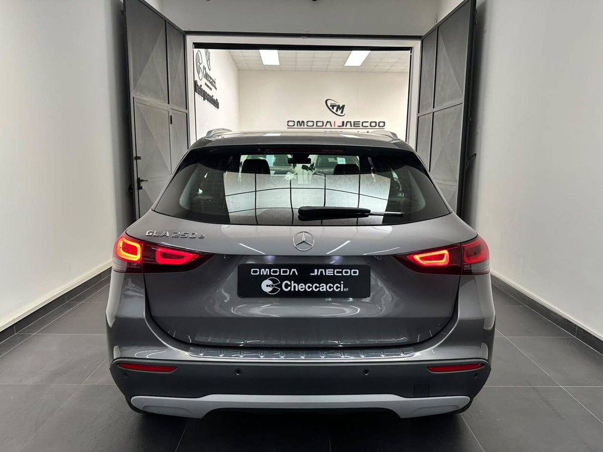 Mercedes-Benz GLA SUV 250 e Plug-in hybrid Automatic Premium (7)