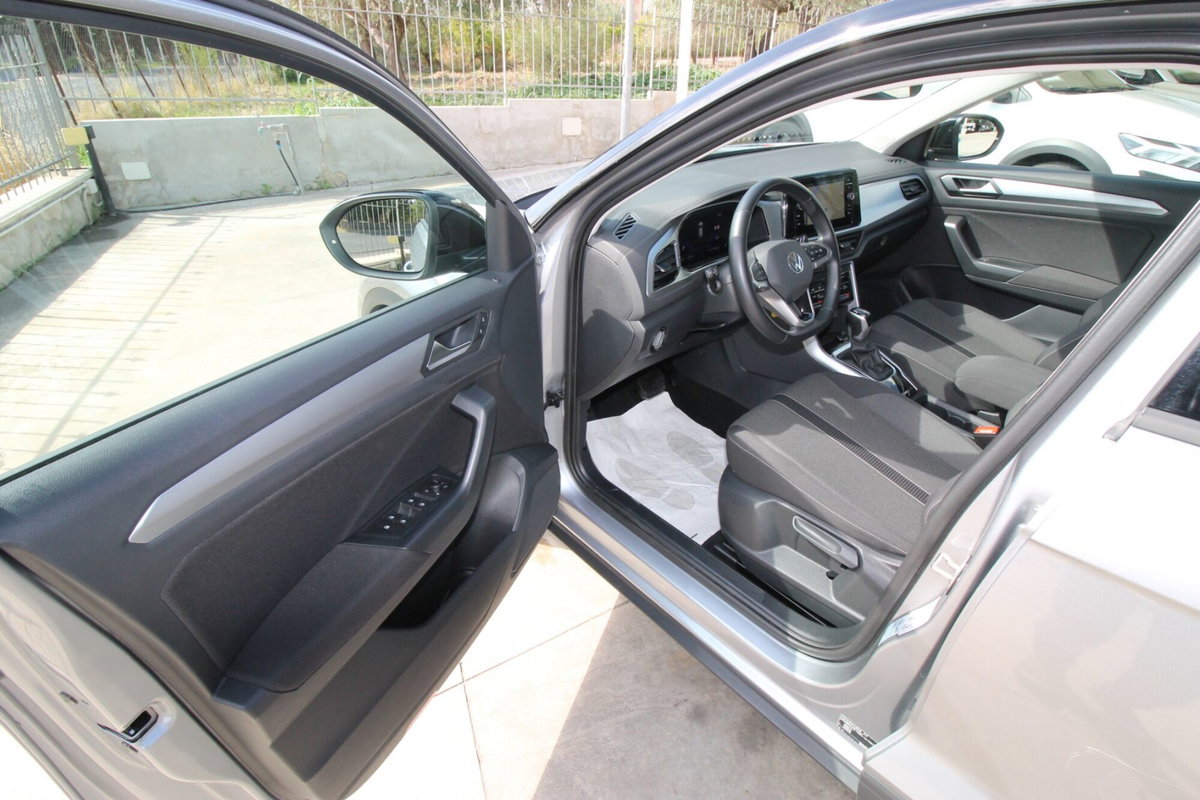 Volkswagen T-Roc 2.0 tdi R-Line 4motion 150cv dsg (14)