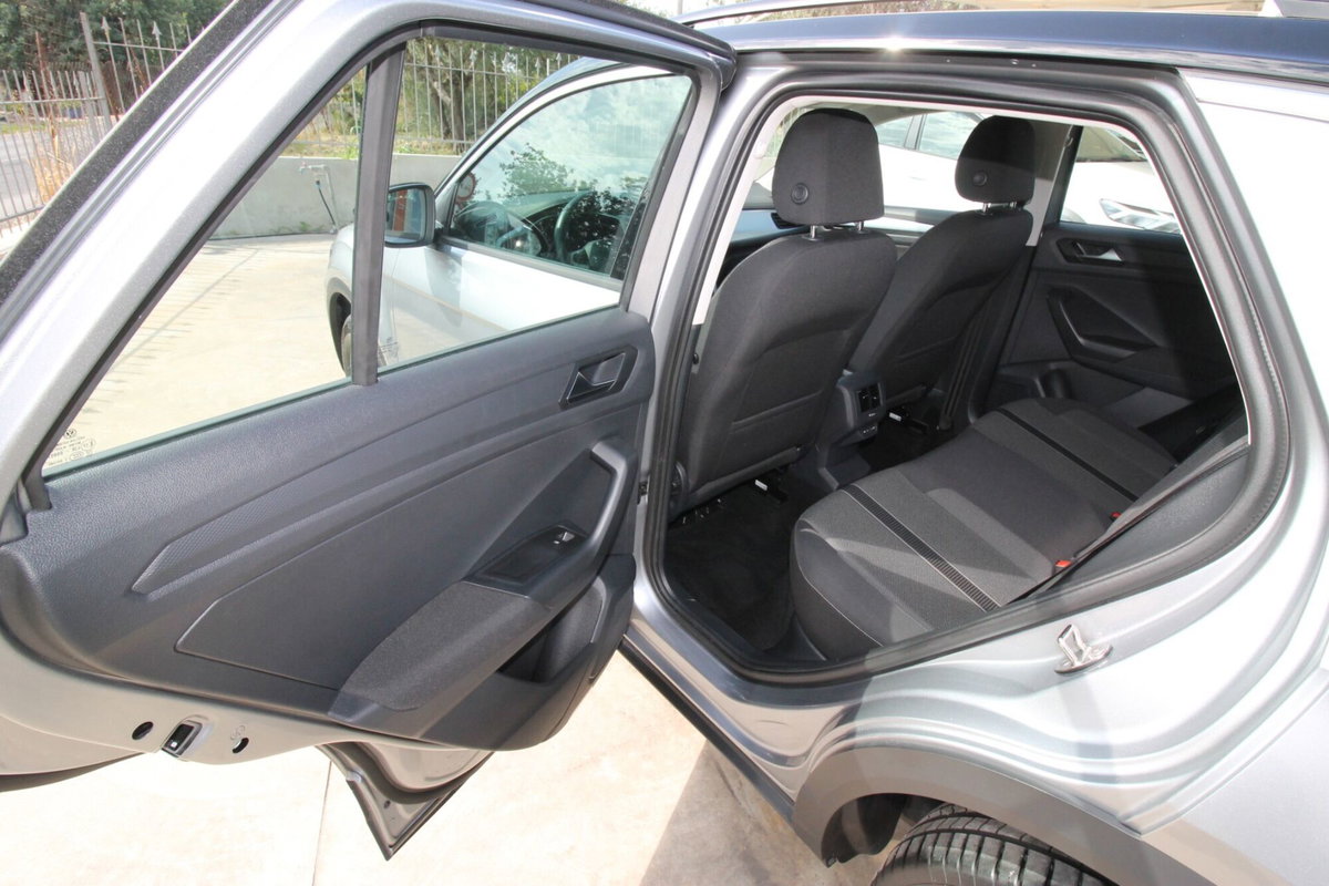 Volkswagen T-Roc 2.0 tdi R-Line 4motion 150cv dsg (15)