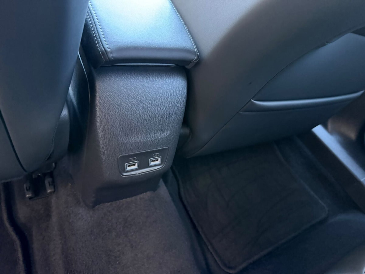 Peugeot 2008 BlueHDi 110 S&S Allure Pack (10)