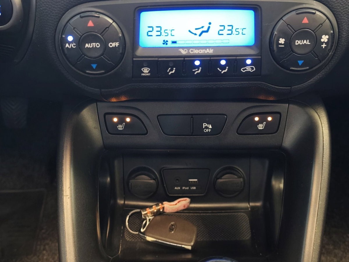 Hyundai ix35 1.7 CRDi 2WD Xpossible (12)