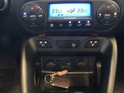 Hyundai ix35 1.7 CRDi 2WD Xpossible (12)