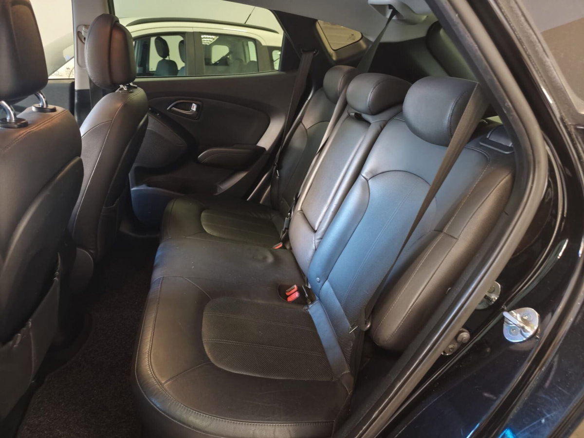 Hyundai ix35 1.7 CRDi 2WD Xpossible (13)