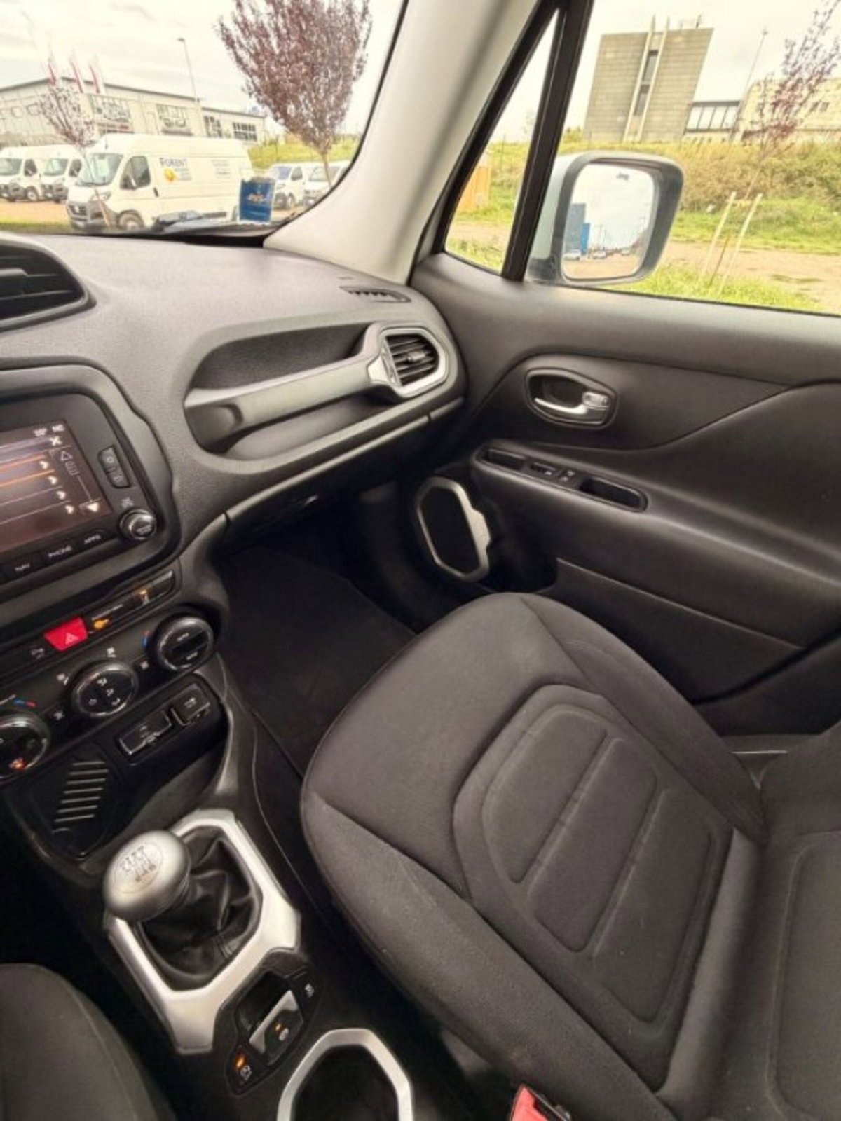 Jeep Renegade 1.6 Mjt 120 CV Limited (9)