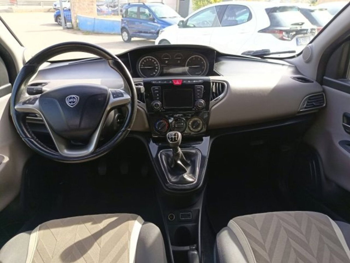 Lancia Ypsilon 1.3 MJT 16V 95 CV 5 porte S&S Platinum (10)