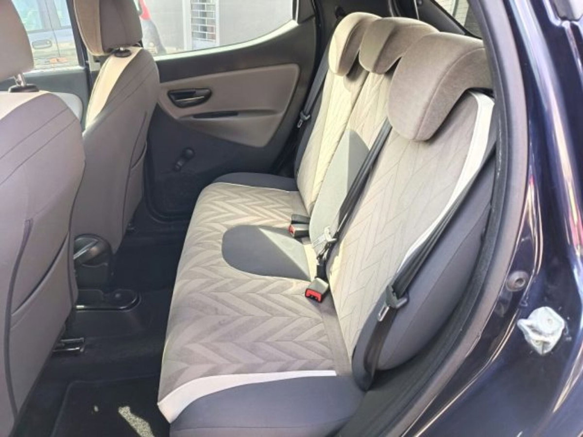 Lancia Ypsilon 1.3 MJT 16V 95 CV 5 porte S&S Platinum (11)