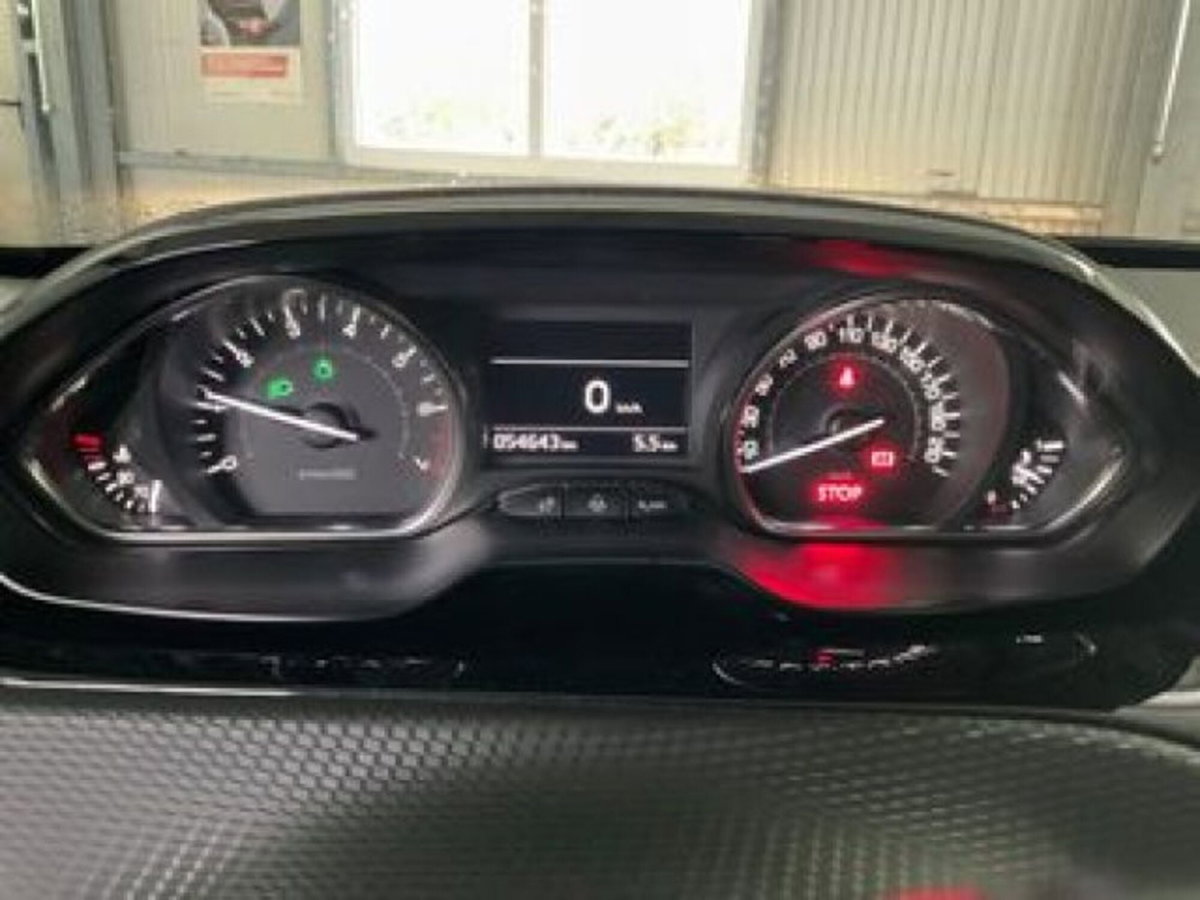 Peugeot 2008 Turbo 110 S&S Allure (6)