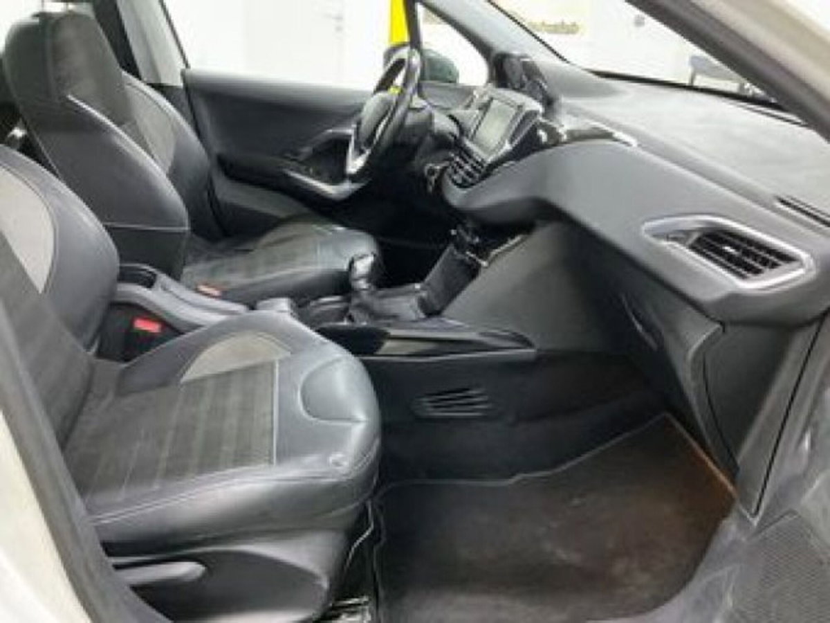 Peugeot 2008 Turbo 110 S&S Allure (6)