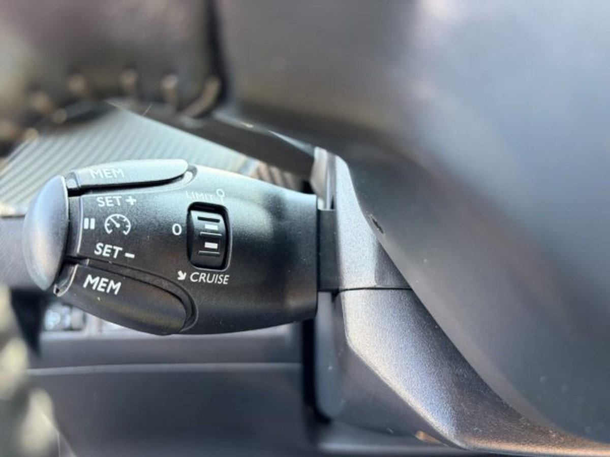 Peugeot 208 PureTech 100 Stop&Start 5 porte Allure (10)