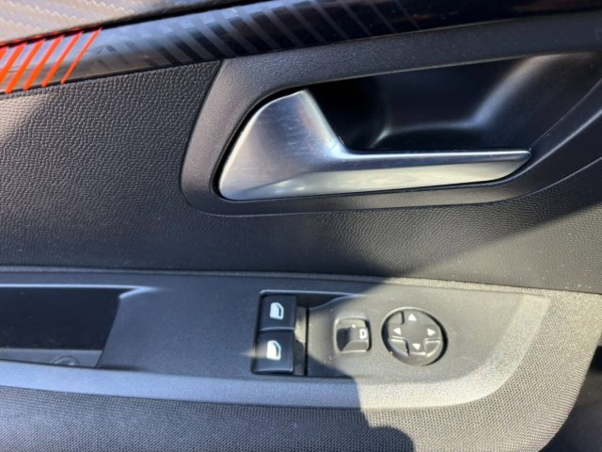 Peugeot 208 PureTech 100 Stop&Start 5 porte Allure (11)