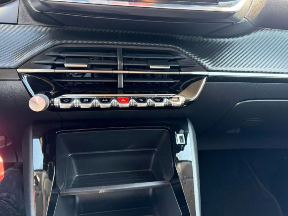 Peugeot 208 PureTech 100 Stop&Start 5 porte Allure (12)