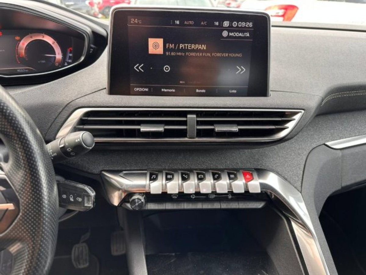 Peugeot 3008 BlueHDi 130 S&S EAT8 GT Line (9)