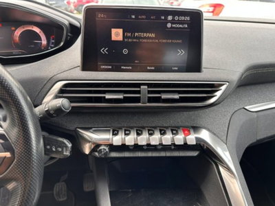 Peugeot 3008 BlueHDi 130 S&S EAT8 GT Line (9)