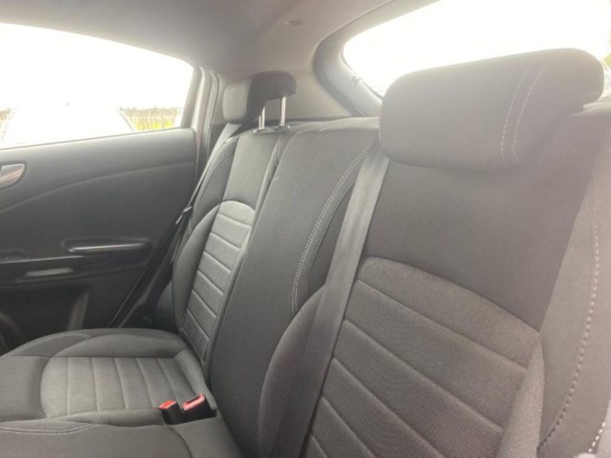 Alfa Romeo Giulietta 1.6 JTDm Super 120cv (4)