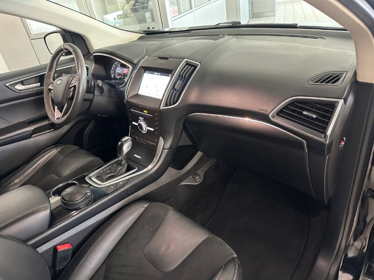 Ford Edge 2.0 TDCI 210 CV AWD S&S Powershift ST Line (17)